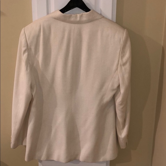 Cream jacket. - Picture 3 of 5